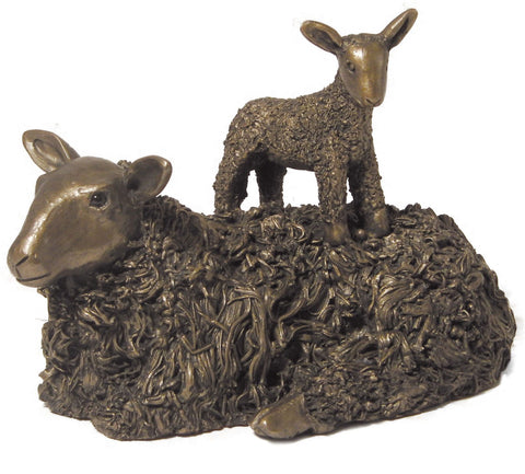 Frith Ewe With Lamb Figure